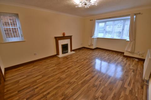 4 bedroom detached house to rent, Kelso Close, Wrexham, LL13