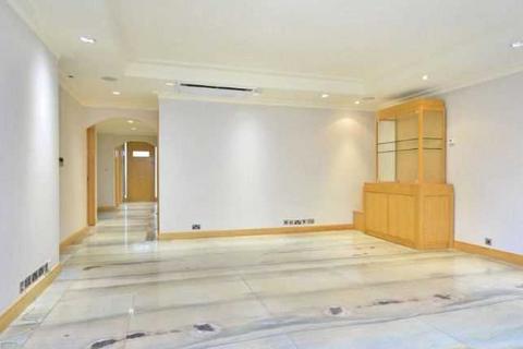 3 bedroom apartment to rent, London NW8