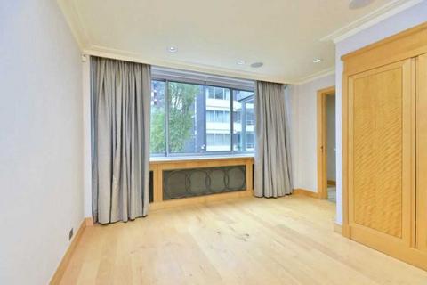 3 bedroom apartment to rent, London NW8