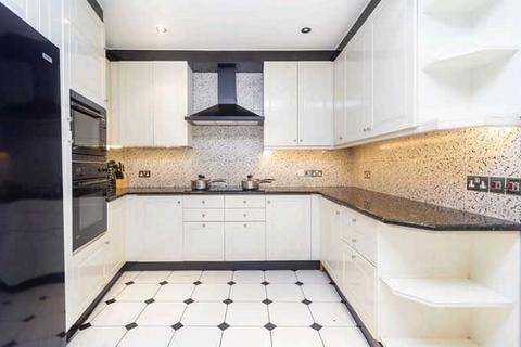5 bedroom apartment to rent, London NW8