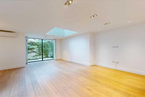 6 bedroom house to rent, London NW8