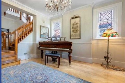 undefined, London W9