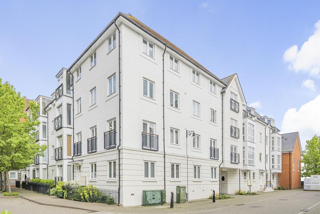 Old Watling Street, Canterbury, CT1 2 bed apartment for sale £270,000