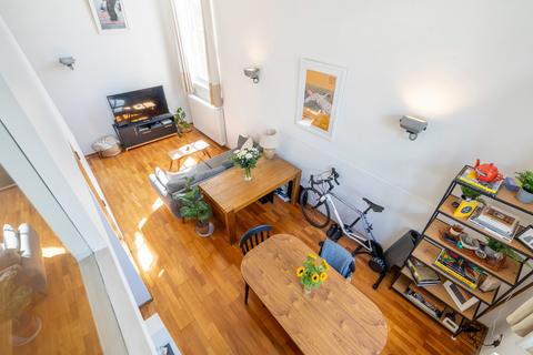 Flat 5, 2 Lansdowne Drive, London, E8 3EZ