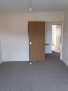 2 bedroom flat to rent, Westleigh Close, Northampton NN1