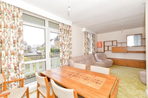 2 bedroom ground floor flat for sale, High Street, Bognor Regis, West Sussex