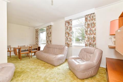2 bedroom ground floor flat for sale, High Street, Bognor Regis, West Sussex