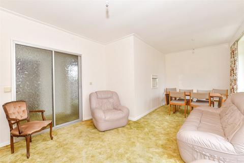 2 bedroom ground floor flat for sale, High Street, Bognor Regis, West Sussex