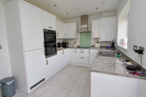 10 Buckton Close, Glastonbury, BA6 9RA