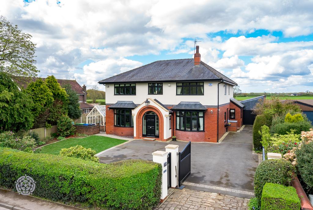 Kenyon Lane, Croft, Warrington... 5 bed detached house for sale £