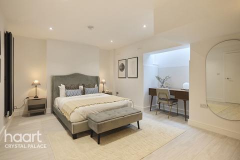 2 bedroom flat for sale, Rommany Road, London