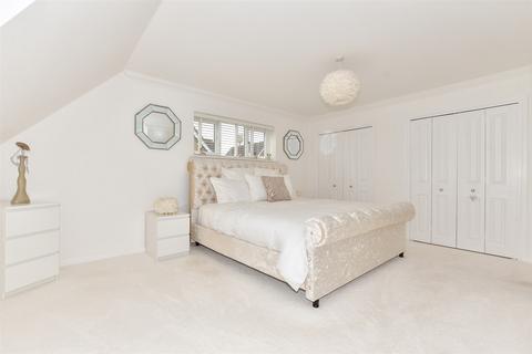 22 Corbett Road, Hawkinge, Folkestone, CT18 7SP