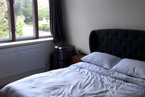 2 bedroom flat to rent, Stanmore, HA7