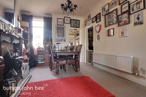 2 bedroom terraced house for sale, Gainsborough Road, Crewe