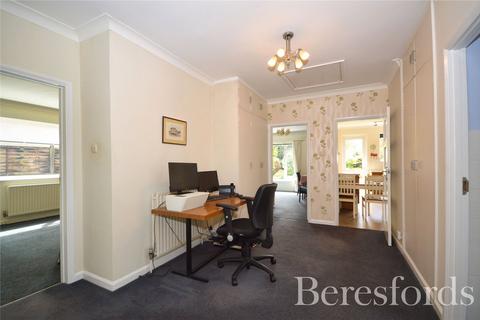 12 Raphael Avenue, Romford, RM1 4EP