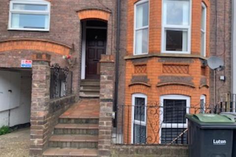 2 bedroom flat to rent, Clarendon Road, Luton LU2