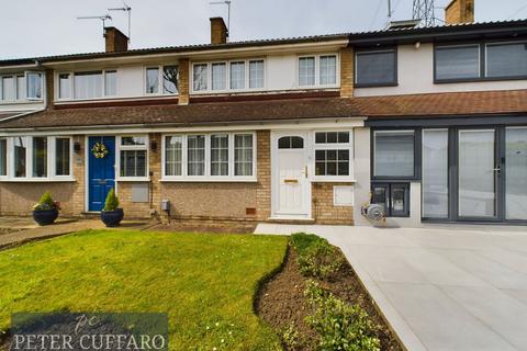 3 bedroom terraced house for sale, Perrysfield Road, Waltham Cross EN8