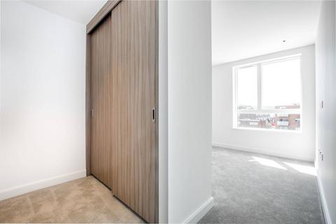 2 bedroom flat to rent, High Street, Hornsey, London, N8