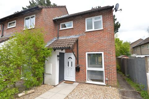 4 Bankside, Lymington, SO41 8YF
