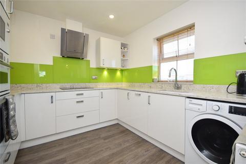 2 bedroom apartment for sale, Meadowbrook Court, Morley, Leeds, West Yorkshire