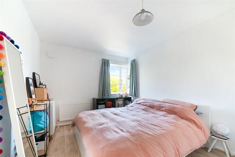 2 bedroom apartment for sale, Sycamore Avenue, Bow, London, E3