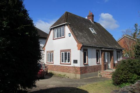 3 bedroom detached house for sale, Moorhayes Drive, Laleham, Staines Upon Thames, TW18