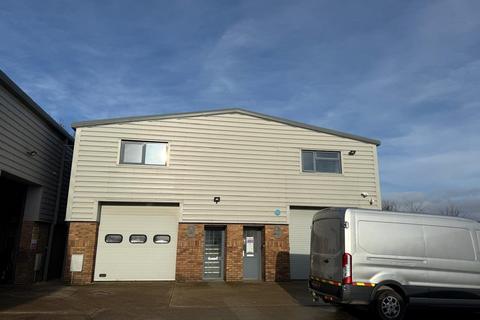 Warehouse to rent - Unit 8 Park Gate Business Centre, Chandlers Way, Park Gate, Southampton, SO31 1FQ