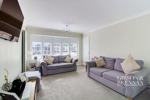 3 bedroom semi-detached house for sale, Gipson Park Close, Leigh-on-sea, SS9