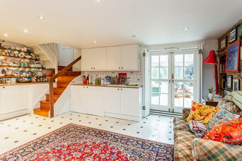6 Rhondda Grove, London, E3 5AP