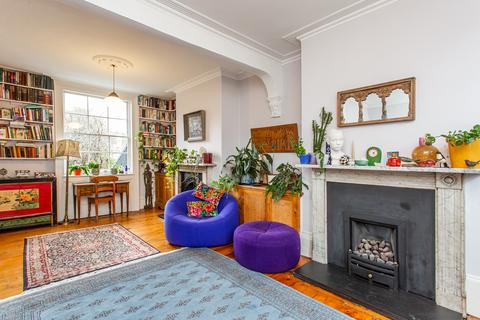 6 Rhondda Grove, London, E3 5AP