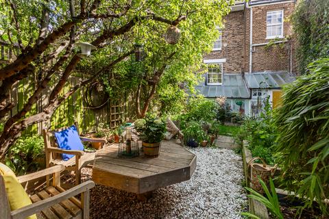 6 Rhondda Grove, London, E3 5AP