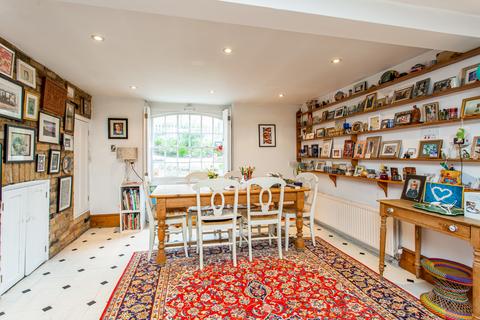 6 Rhondda Grove, London, E3 5AP