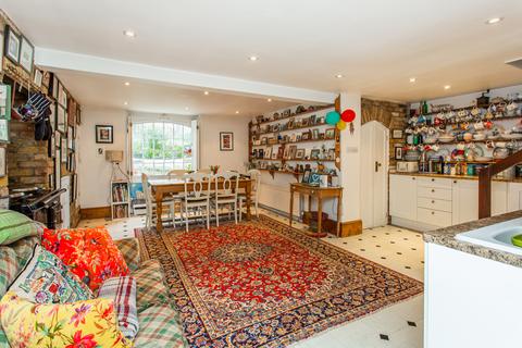6 Rhondda Grove, London, E3 5AP