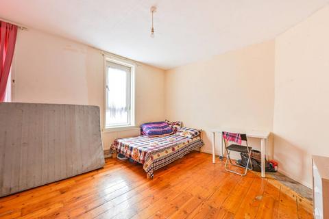 2 bedroom flat for sale, Bewley St, Shadwell, London, E1