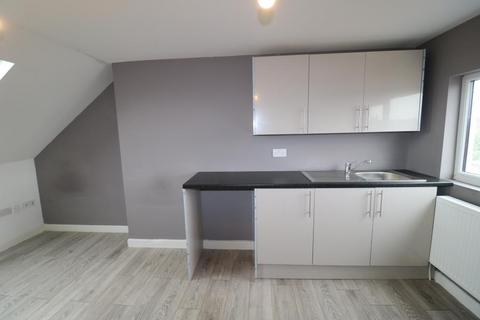 Terraced house to rent, Lytton Avenue, Enfield, EN3