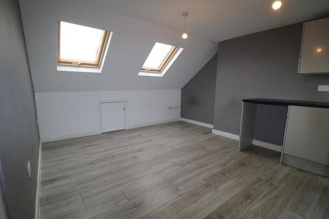 Terraced house to rent, Lytton Avenue, Enfield, EN3