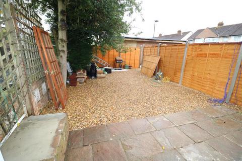 Terraced house to rent, Lytton Avenue, Enfield, EN3