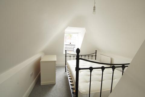 4 bedroom house to rent, Stoke Croft, Bristol BS1