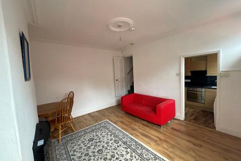 2 bedroom terraced house to rent, Leeds LS6