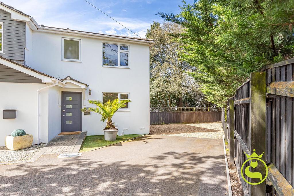 Bournemouth Road, Poole BH14 3 bed semidetached house for sale £350,000