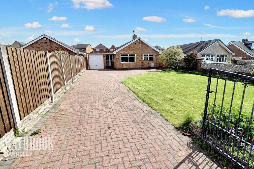 Carrs Lane, Cudworth 3 bed detached bungalow for sale £280,000