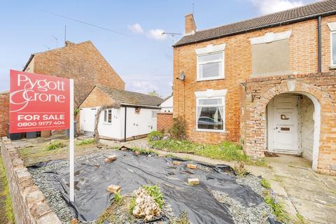 2 bedroom semi-detached house for sale, London Road, Sleaford, Lincolnshire, NG34