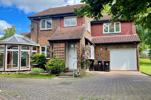 3 bedroom detached house for sale, Woking GU21