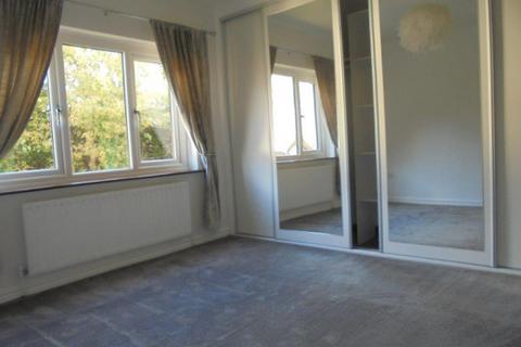 2 bedroom apartment to rent, Richmond Court, Farmhill, Douglas, IM2 2NU
