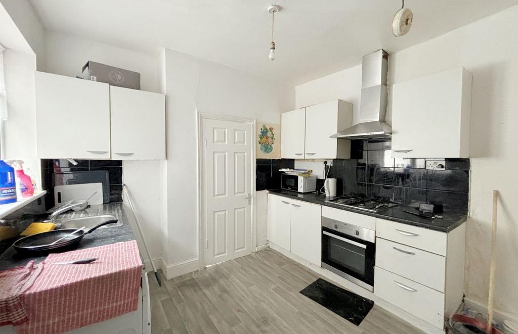 97 Caledon Road, East Ham, London, E6... 4 bed terraced house £500,000