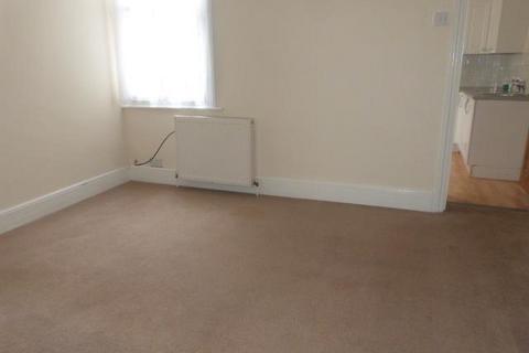 1 bedroom maisonette to rent, Drake Street, Enfield, EN2