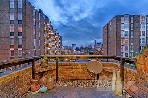 2 bedroom maisonette to rent, Alexandra Place, London NW8