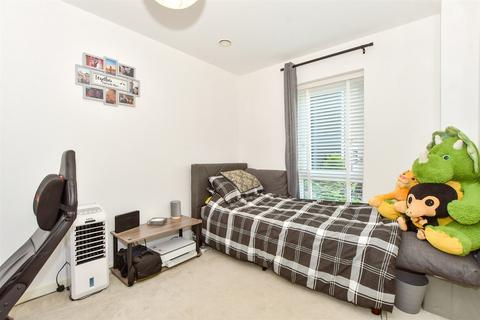 2 bedroom ground floor maisonette for sale, Longley Road, Chichester, West Sussex