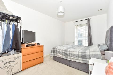 2 bedroom ground floor maisonette for sale, Longley Road, Chichester, West Sussex