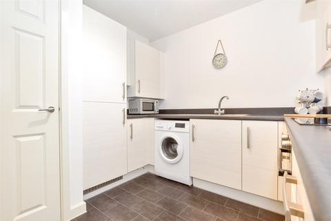 2 bedroom ground floor maisonette for sale, Longley Road, Chichester, West Sussex